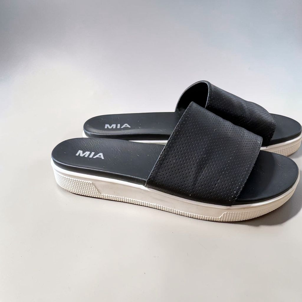 MIA Black Perforated Flatform Slide Sandals Size 10 Women’s Casual Summer